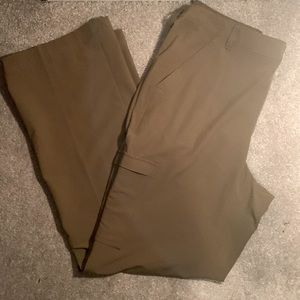 Old Navy High-Waisted All-Seasons StretchTech Cargo Pants